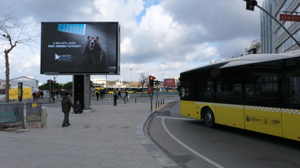 ISTANBUL IKADIKÖY MEYDAN -1